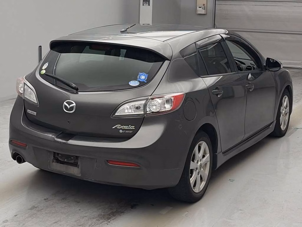 MAZDA AXELA