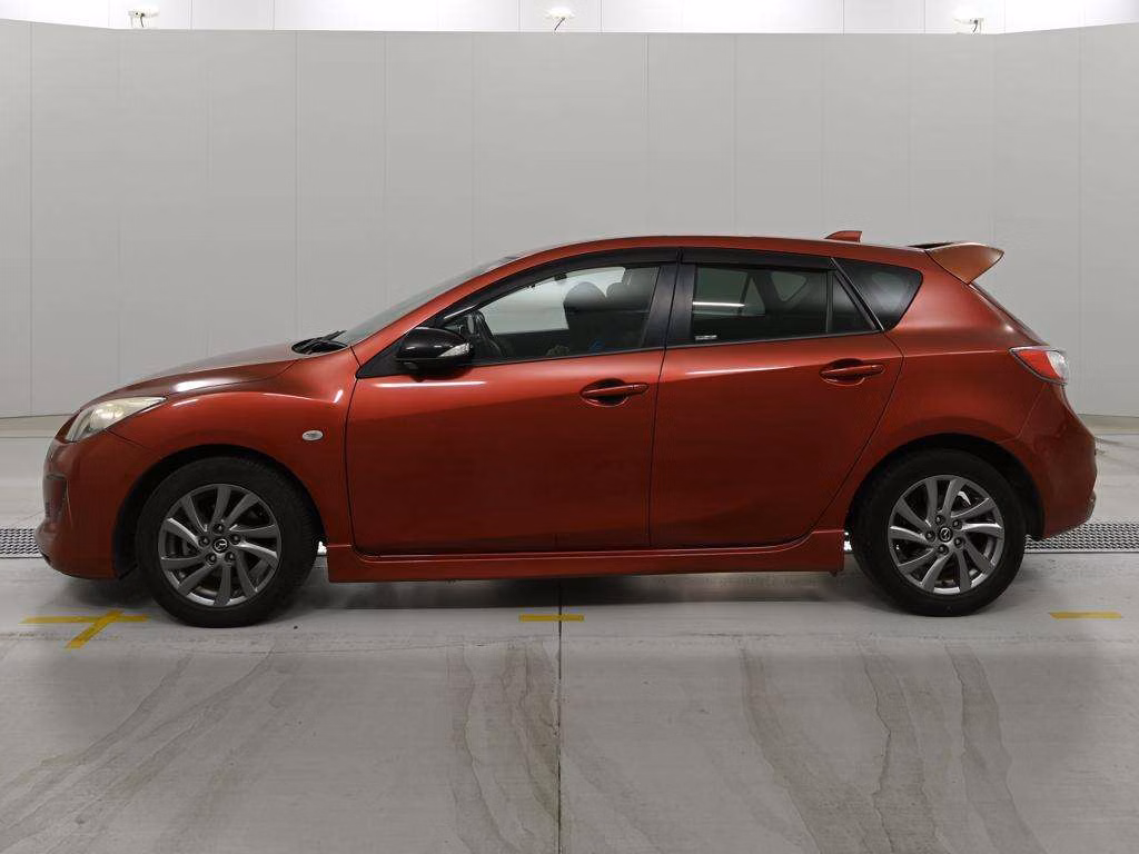MAZDA AXELA