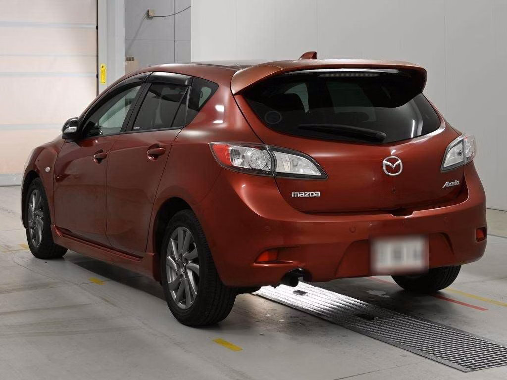 MAZDA AXELA