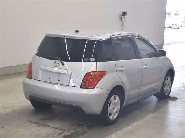 TOYOTA IST