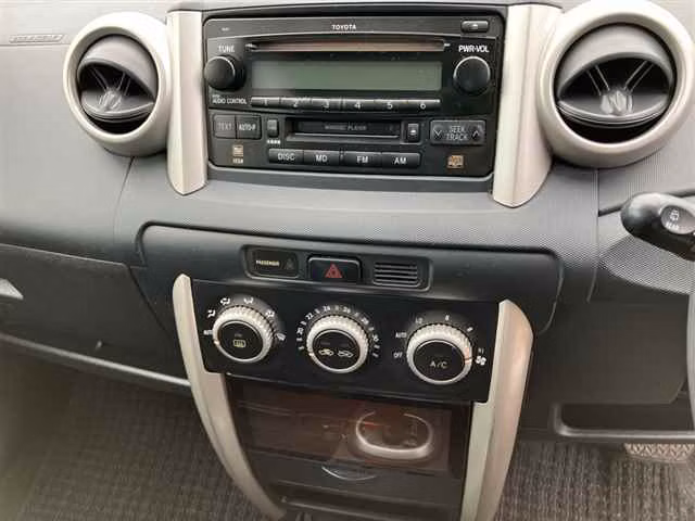 TOYOTA IST