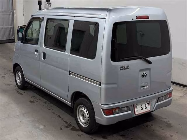 TOYOTA PIXIS VAN