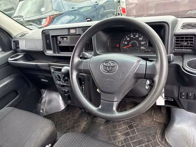 TOYOTA PIXIS VAN