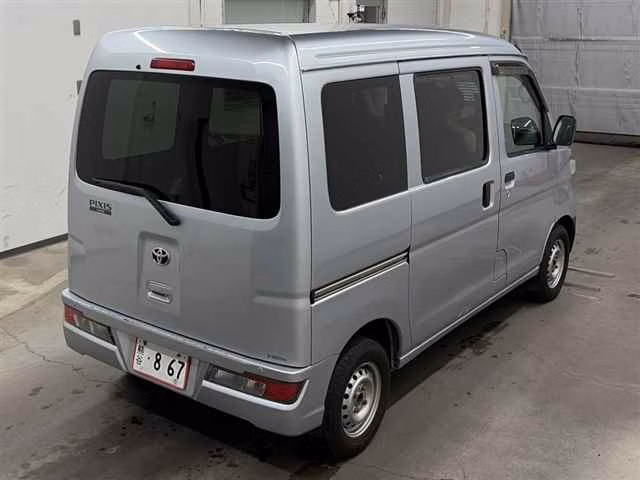 TOYOTA PIXIS VAN