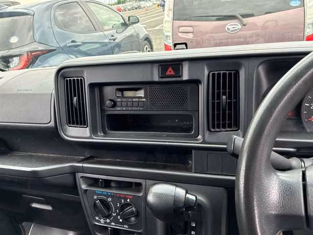 TOYOTA PIXIS VAN