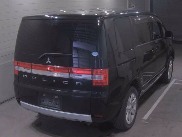 MITSUBISHI DELICA D:5
