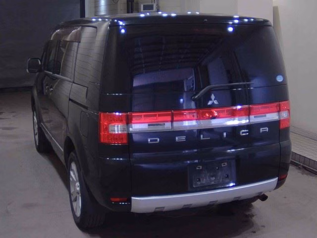 MITSUBISHI DELICA D:5