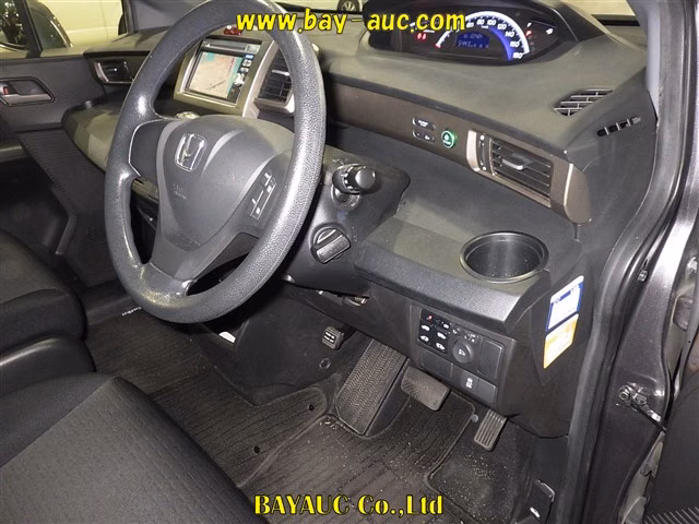 HONDA FREED SPIKE