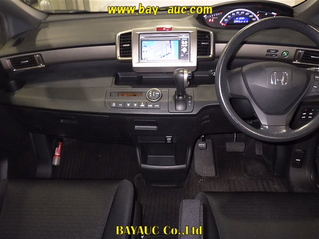 HONDA FREED SPIKE