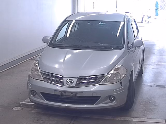 NISSAN TIIDA LATIO