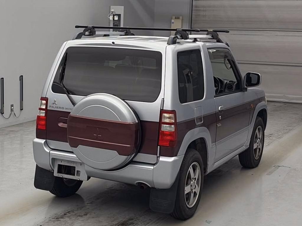 MITSUBISHI PAJERO MINI
