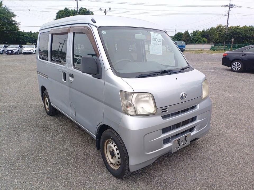 TOYOTA PIXIS VAN