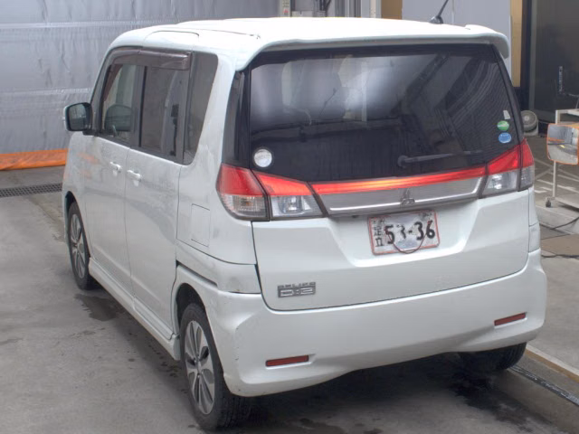 MITSUBISHI DELICA D:2
