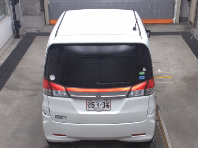 MITSUBISHI DELICA D:2
