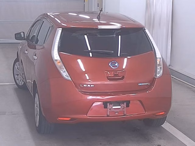 NISSAN LEAF