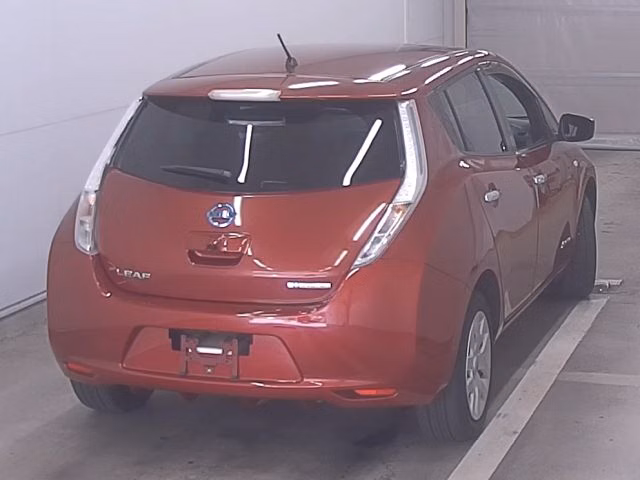NISSAN LEAF