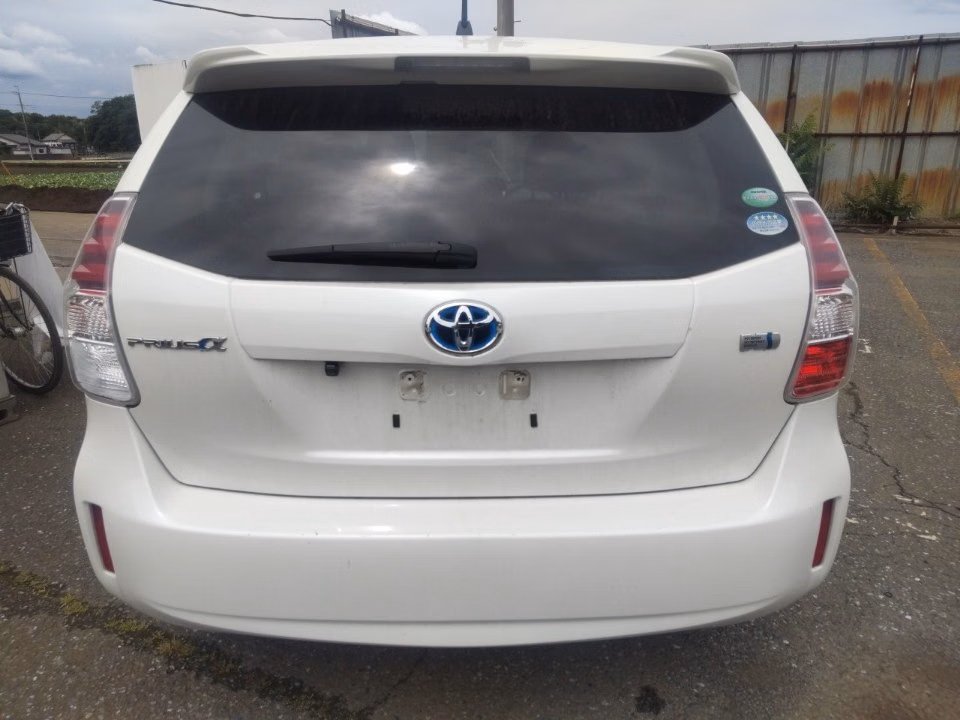 TOYOTA PRIUS ALPHA