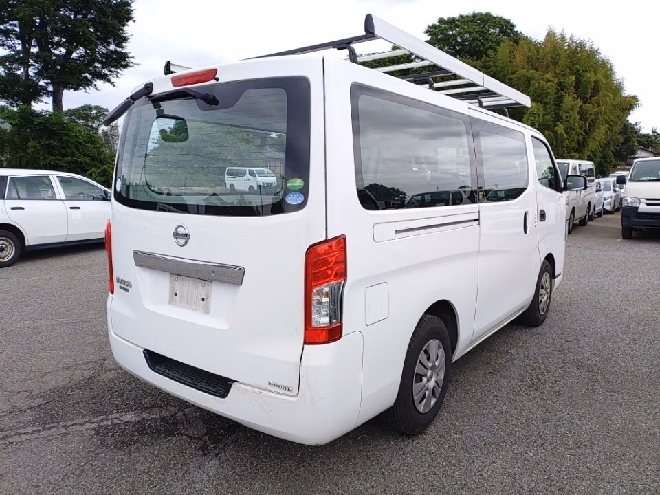 NISSAN NV350 CARAVAN