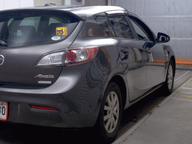 MAZDA AXELA