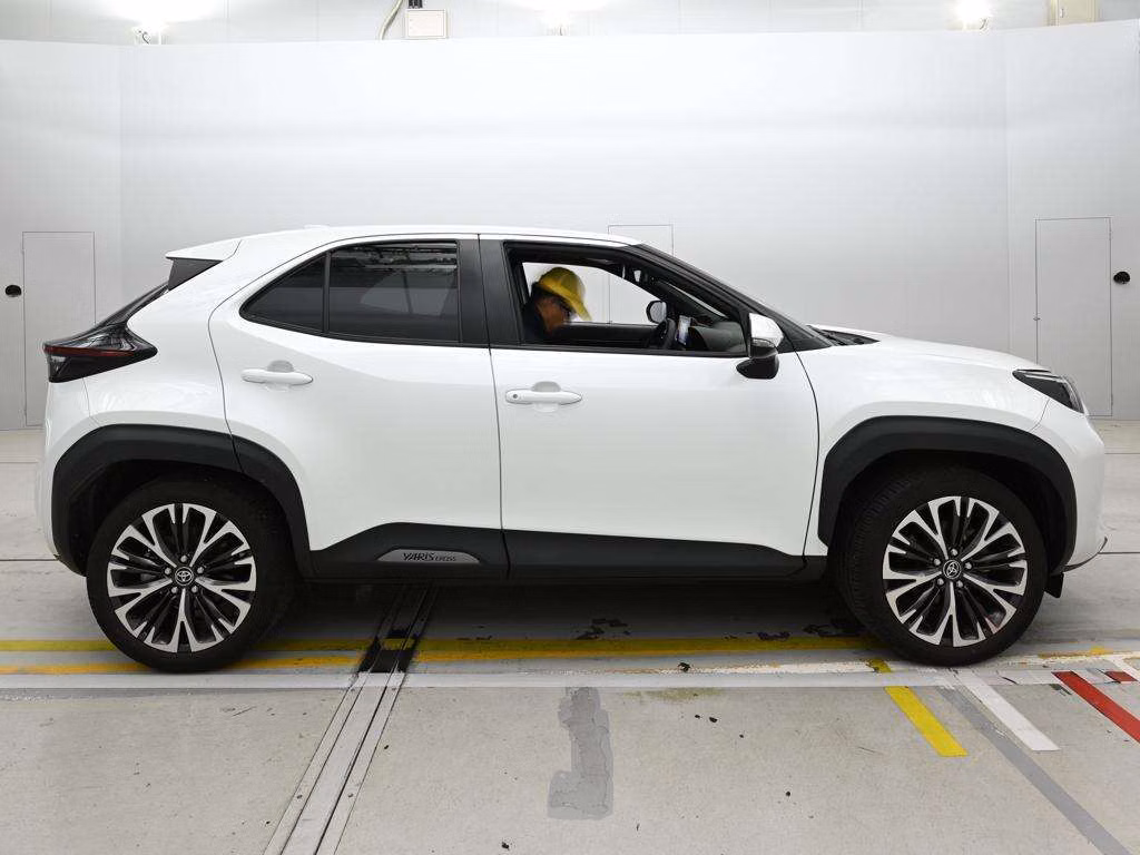 TOYOTA YARIS CROSS
