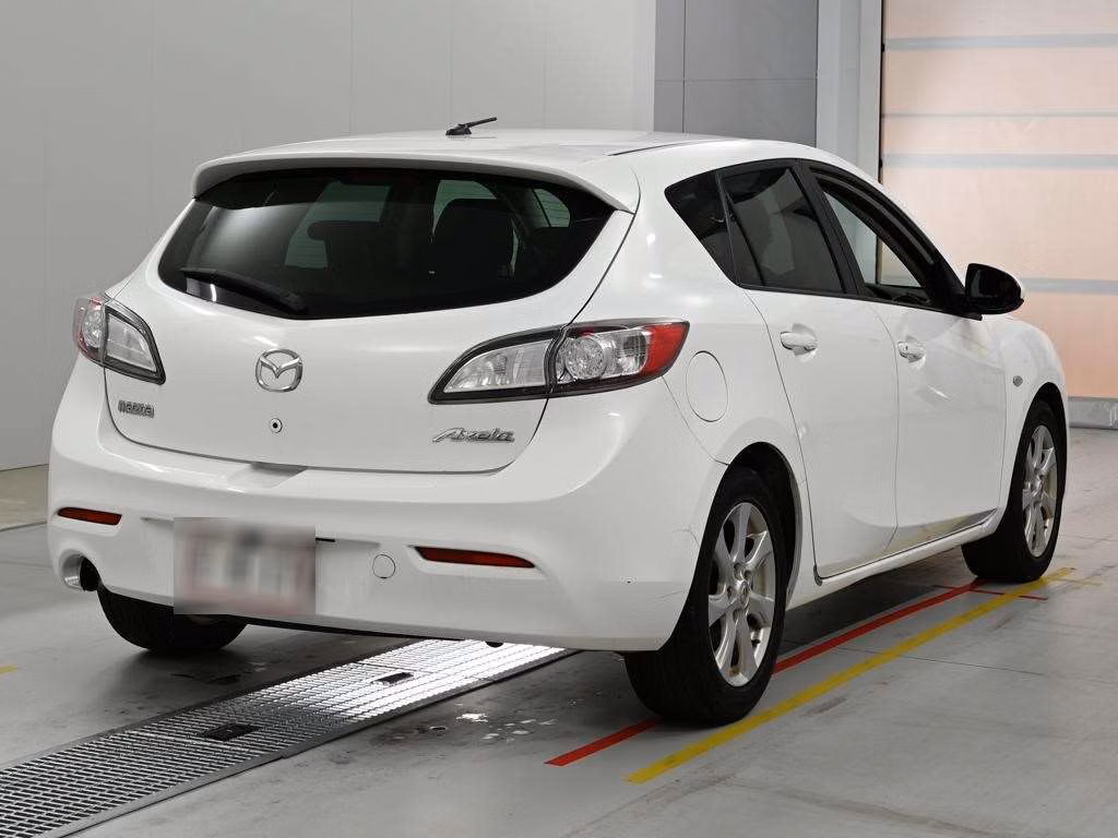 MAZDA AXELA