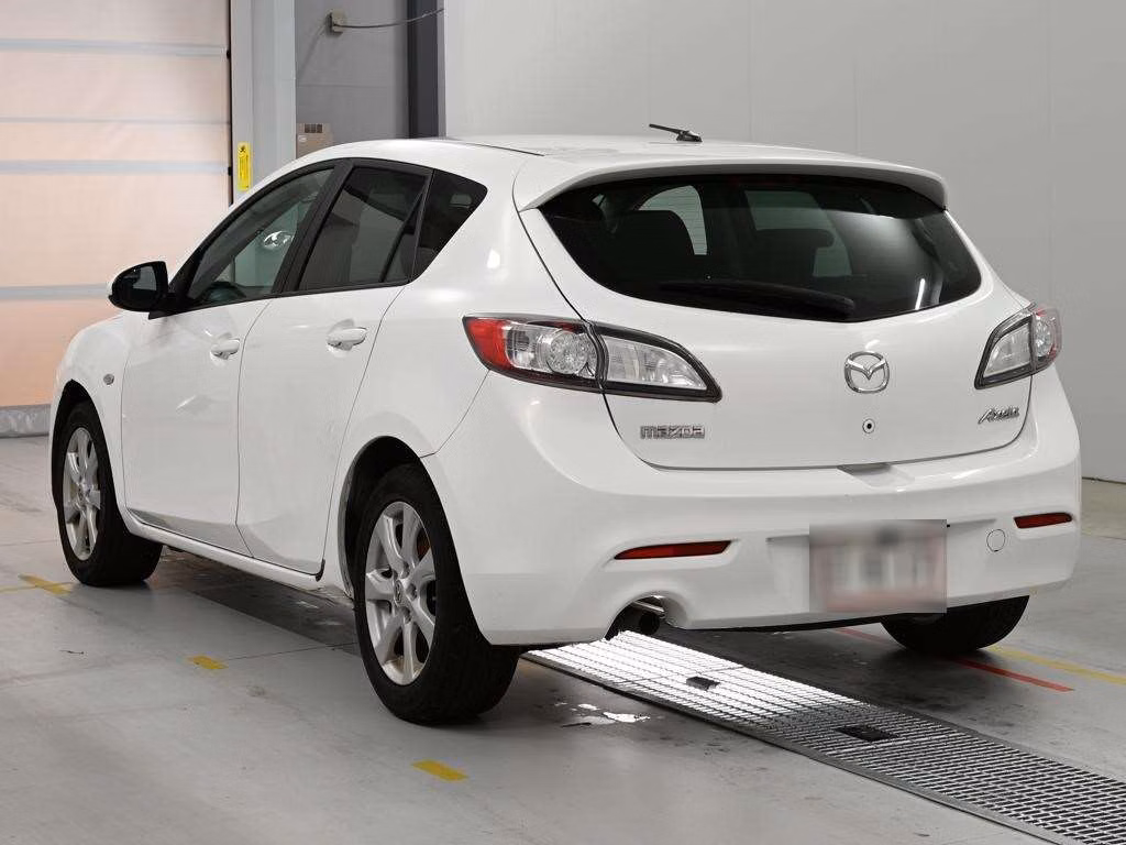 MAZDA AXELA