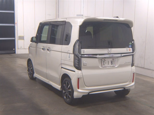 HONDA N-BOX