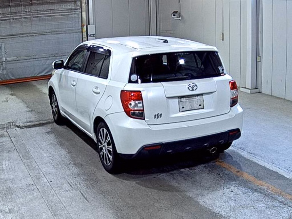 TOYOTA IST