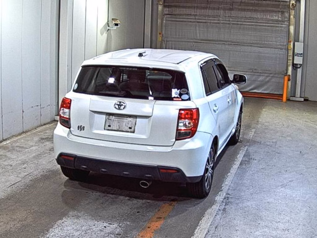 TOYOTA IST