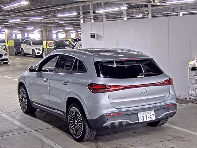 MERCEDES-BENZ EQA