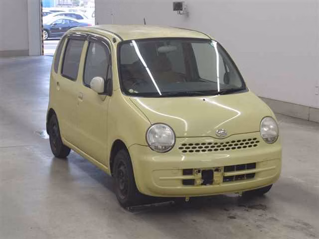 DAIHATSU MOVE LATTE