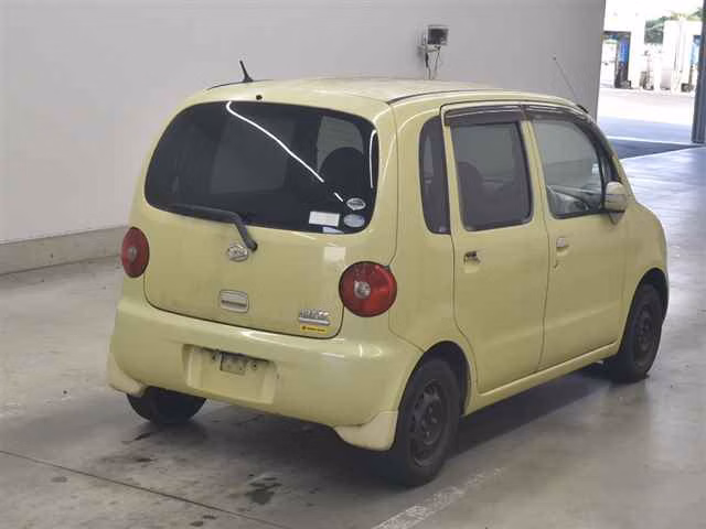 DAIHATSU MOVE LATTE