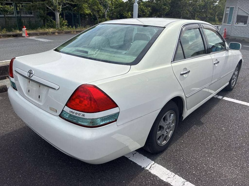 TOYOTA MARK II