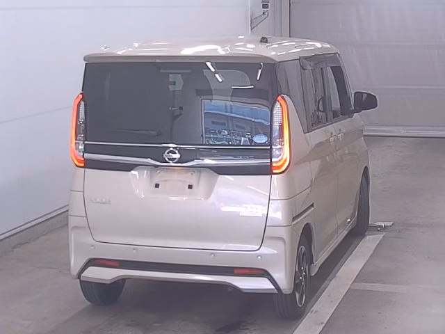 NISSAN ROOX