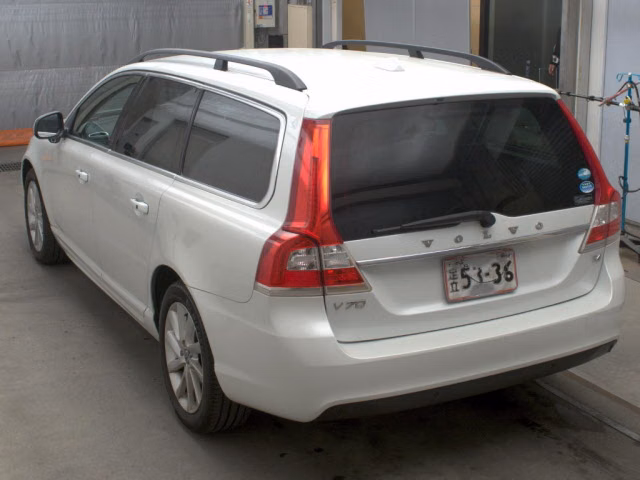 VOLVO V70