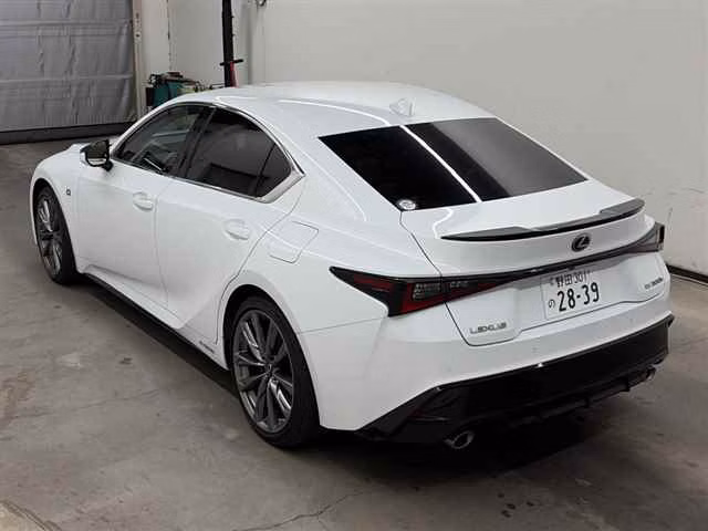 LEXUS IS300H