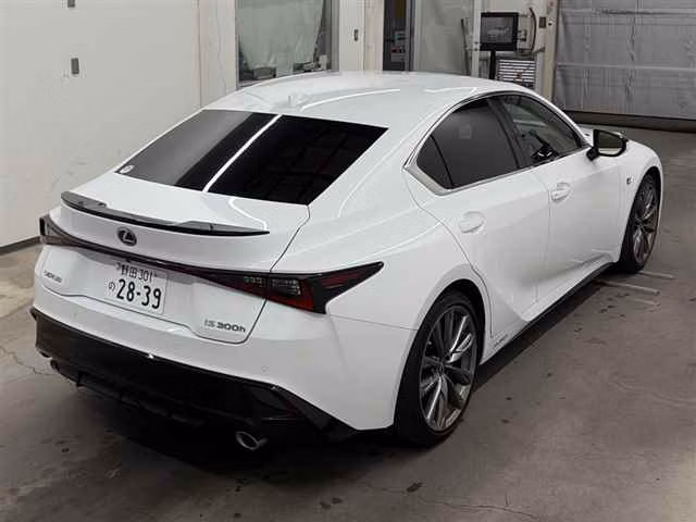 LEXUS IS300H