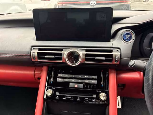 LEXUS IS300H