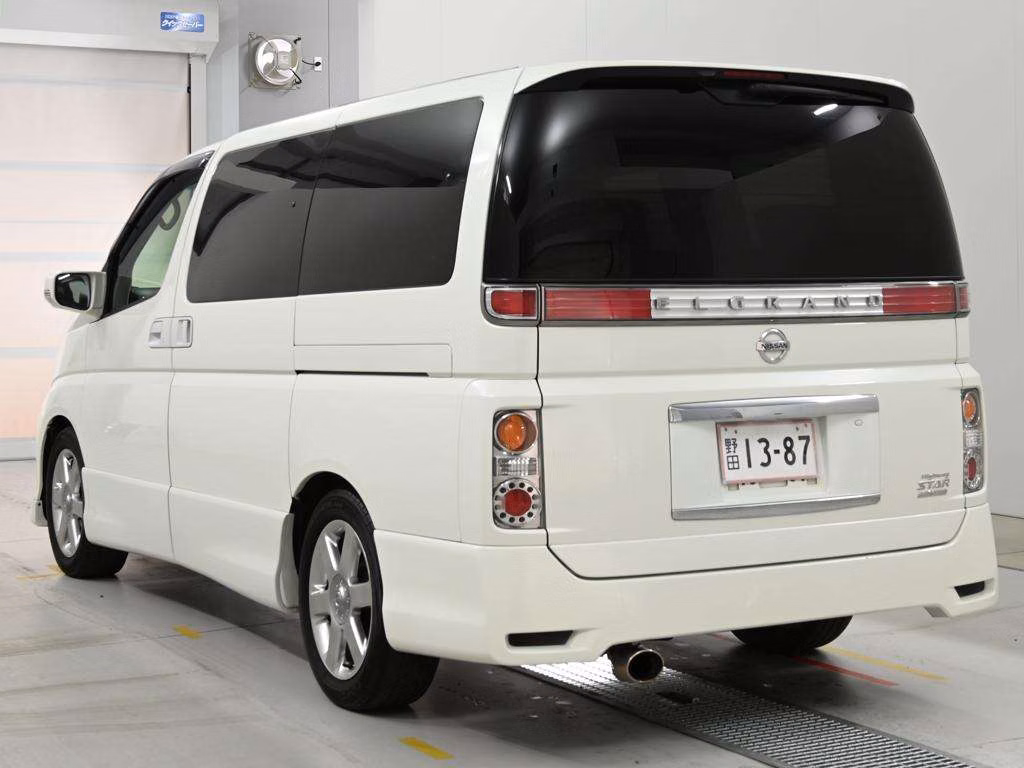 NISSAN ELGRAND