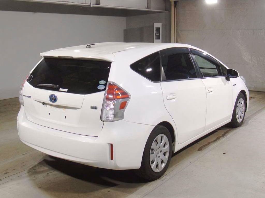 TOYOTA PRIUS ALPHA