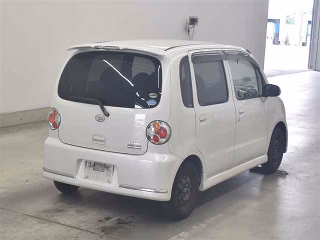 DAIHATSU MOVE LATTE