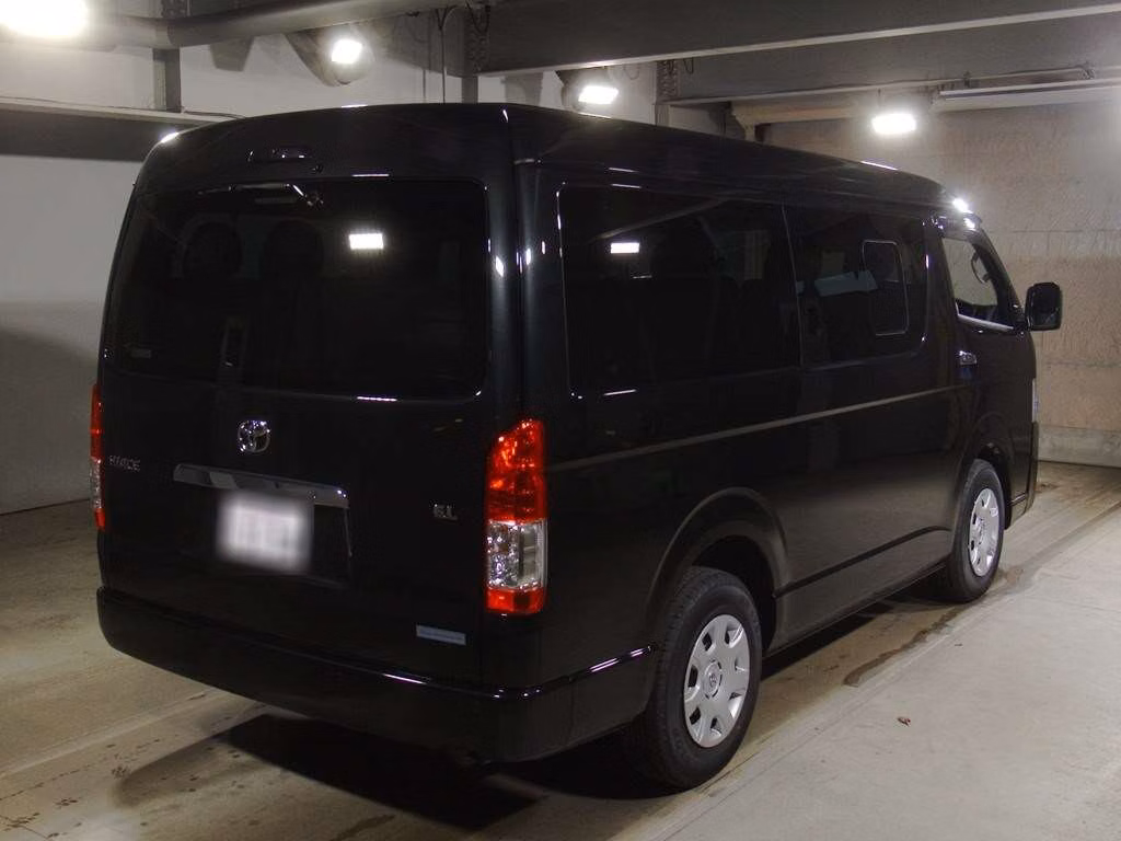 TOYOTA HIACE