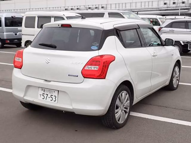 SUZUKI SWIFT