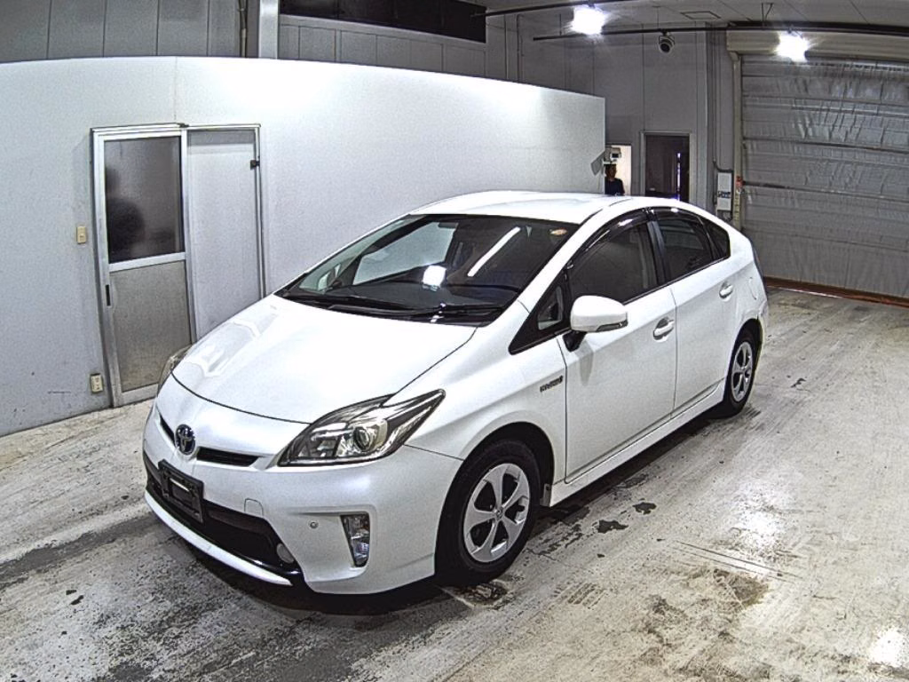TOYOTA PRIUS
