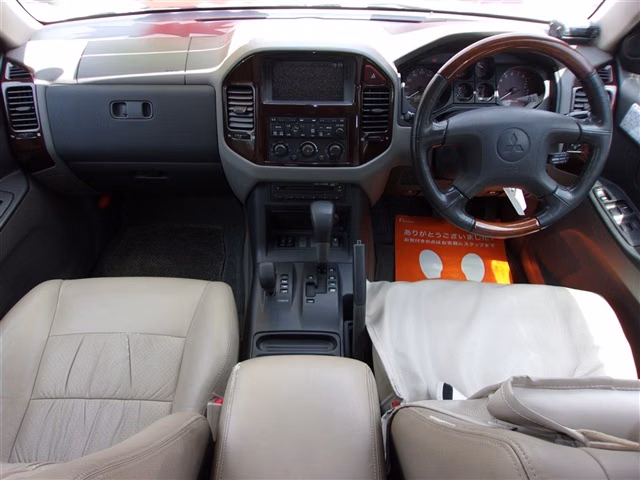 MITSUBISHI PAJERO