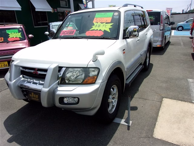 MITSUBISHI PAJERO