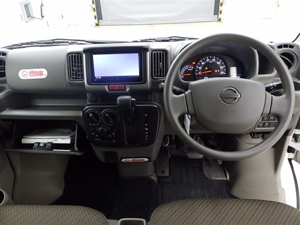 NISSAN NV100 CLIPPER