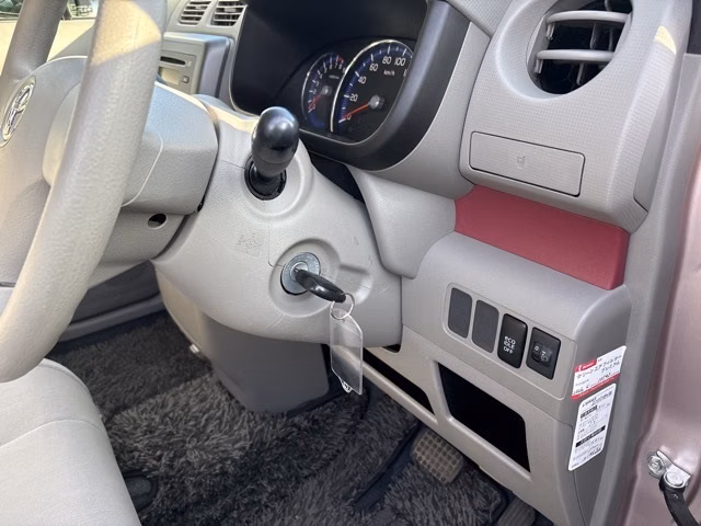 TOYOTA PIXIS SPACE