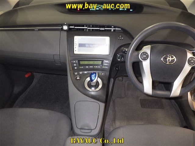 TOYOTA PRIUS