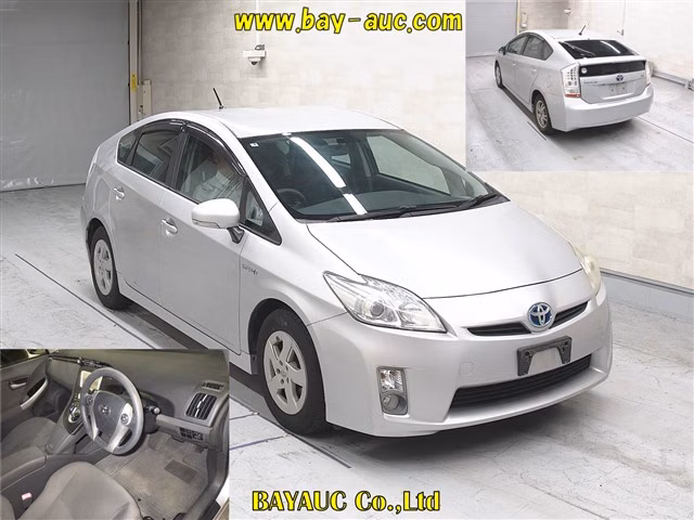 TOYOTA PRIUS